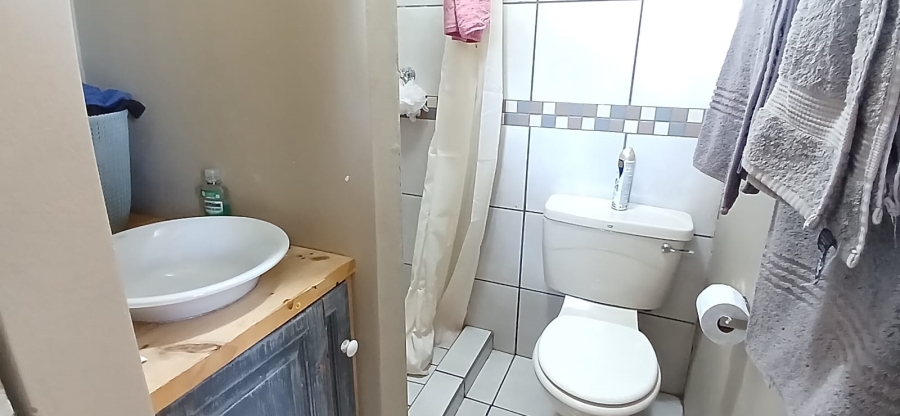 5 Bedroom Property for Sale in Hospitaalheuwel Free State